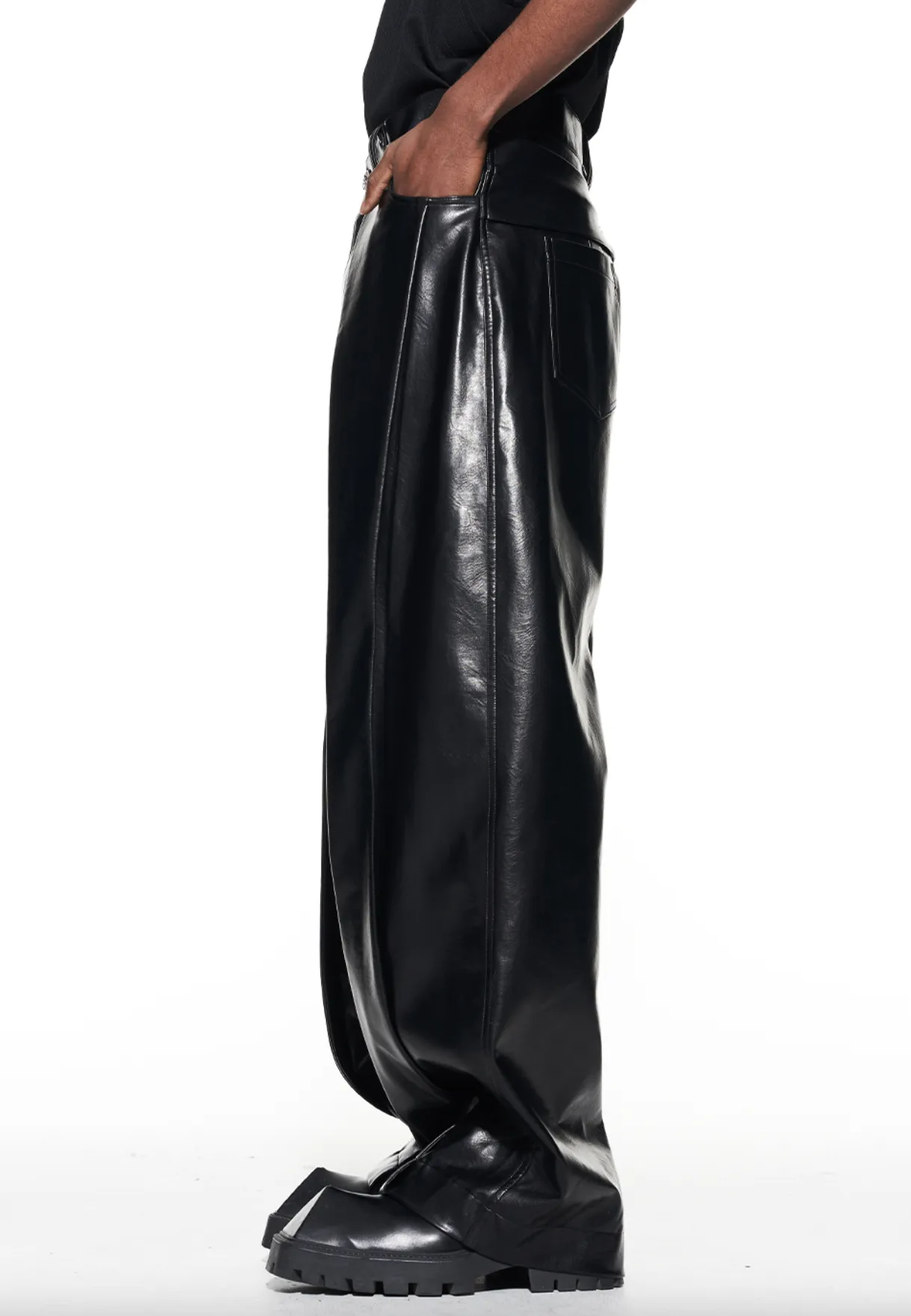 FAUX LEATHER STRAIGHT LEG PANTS