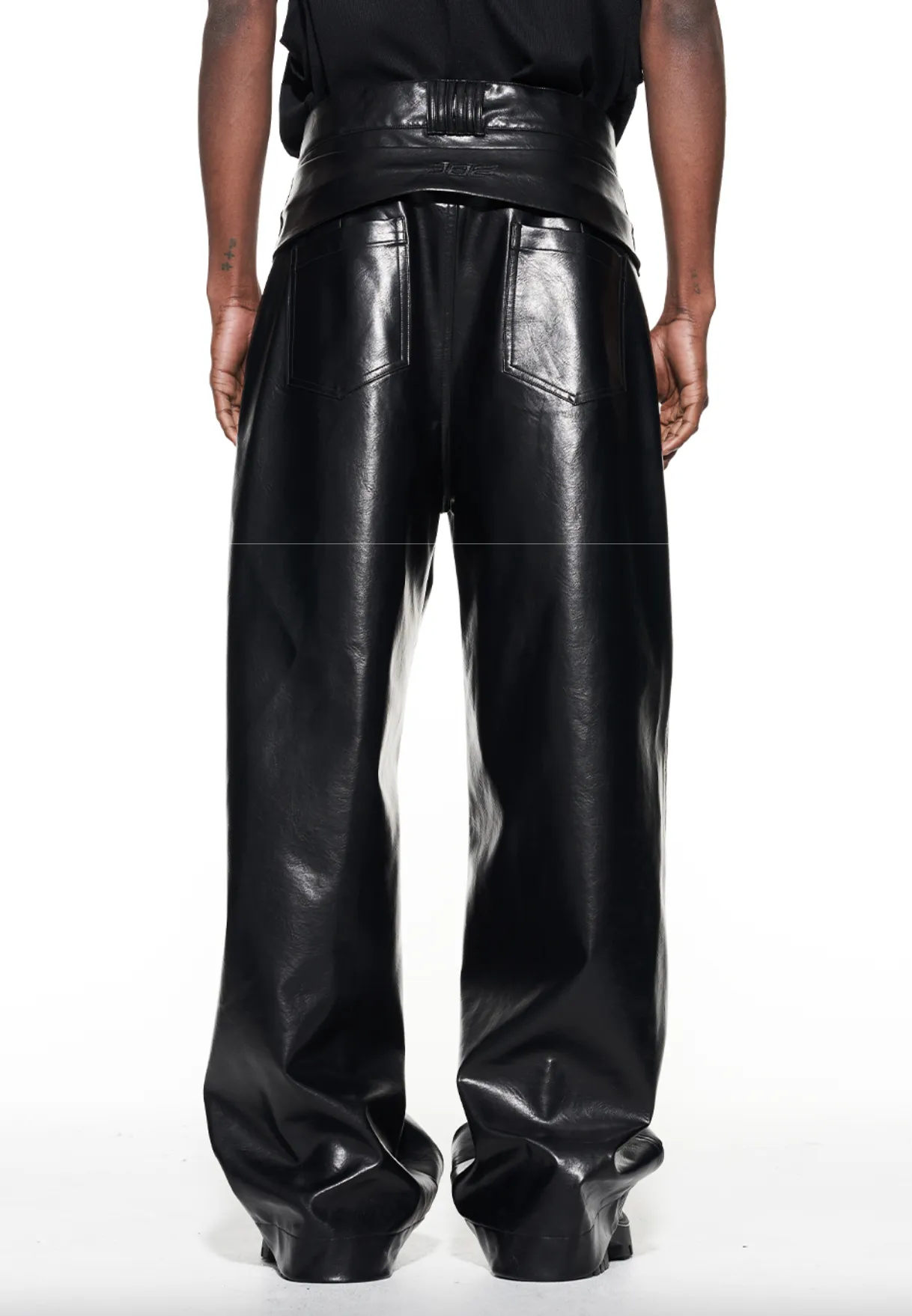 FAUX LEATHER STRAIGHT LEG PANTS