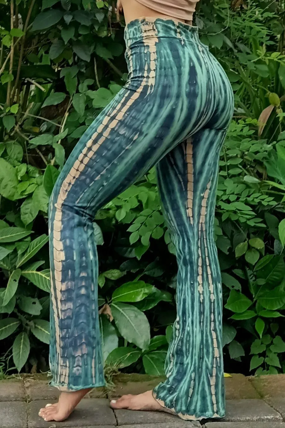 Flared Yoga Pants in Rainforest